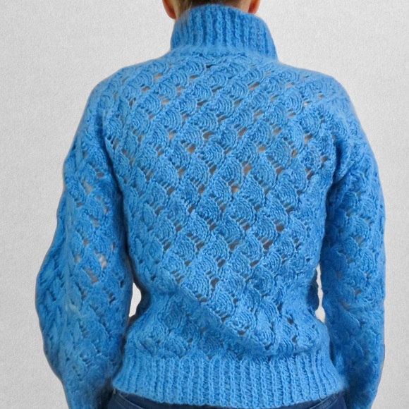 Vintage 💙 HAND KNIT Sweater - Picture 3 of 3